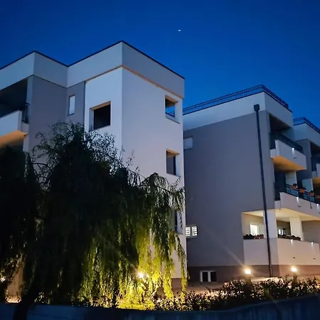 Апартаменты Dalmatia - One Bedroom With Balcony 3